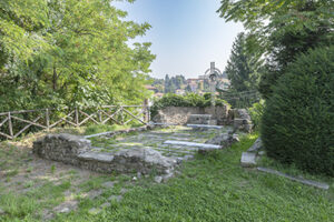 Forografie delle rovine dell'antica chiesa di Santa Maria Maddalena a Morazzone