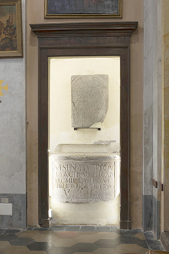 Foto di reperti di epoca romana imperiale Chiesa Parrocchiale Sant'Ambrogio Morazzone